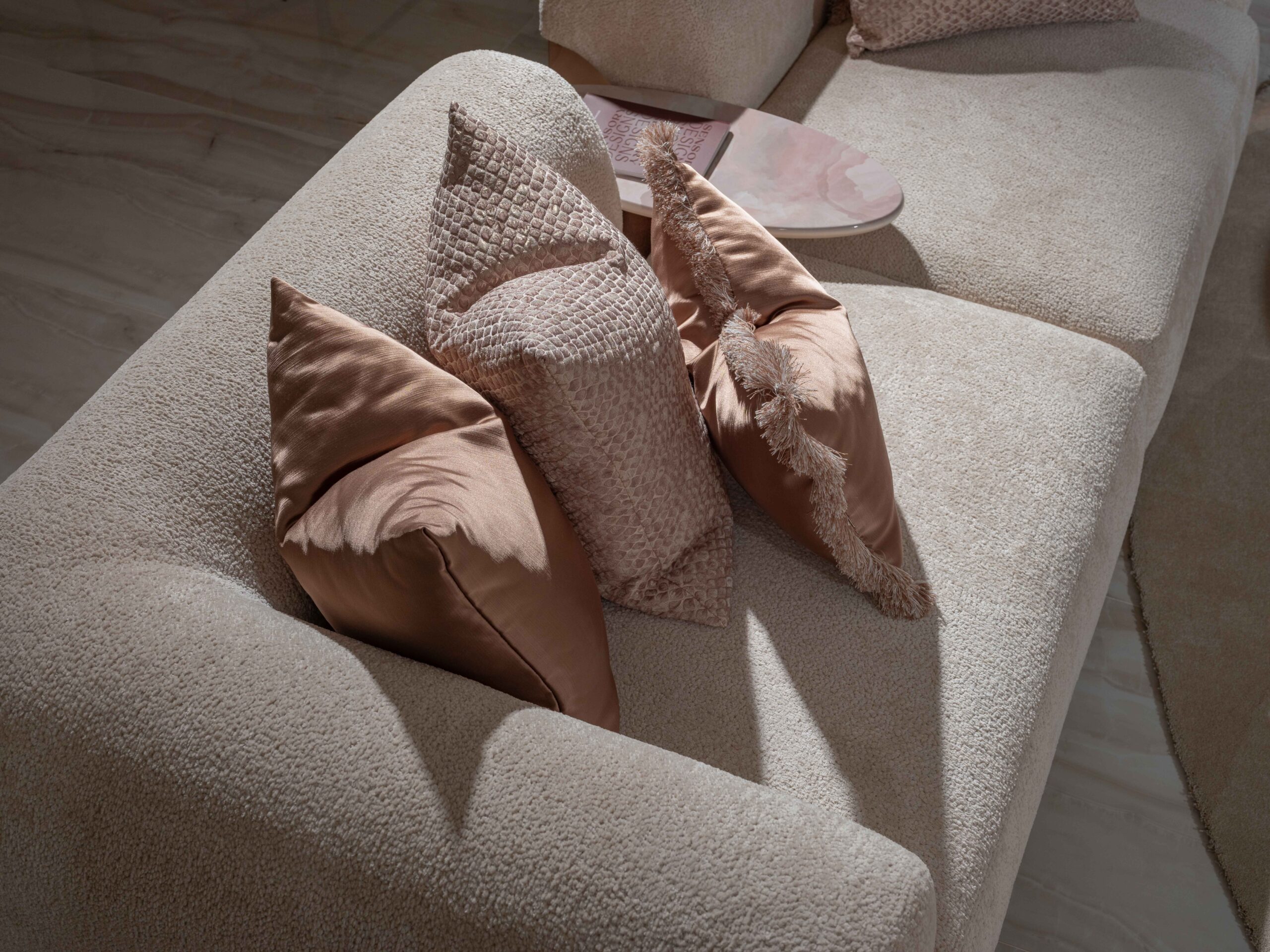 Elara Sidetable between sofa - Image 3